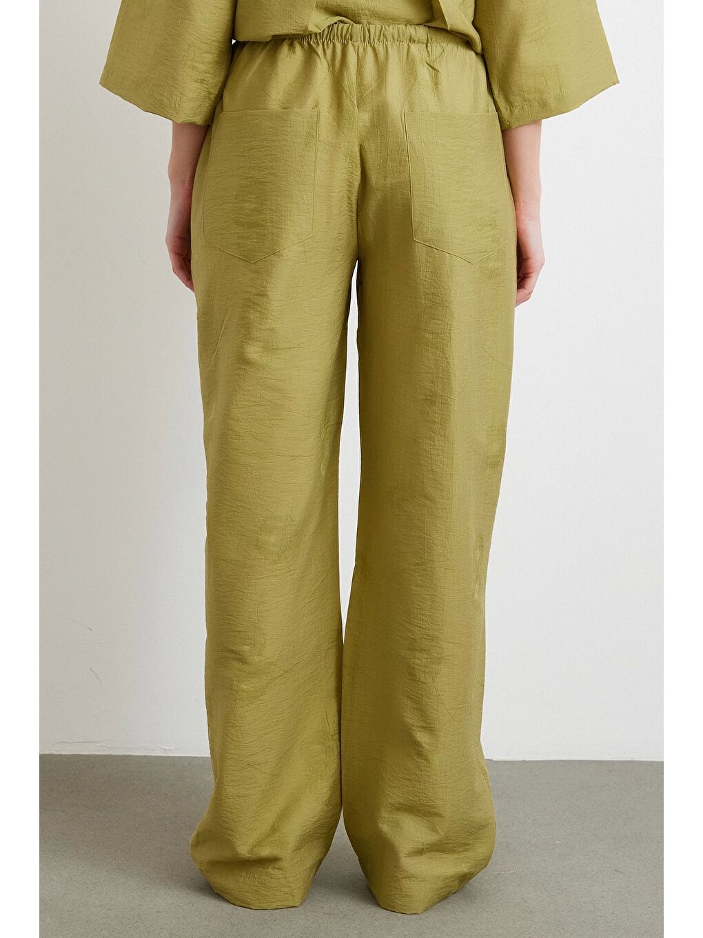 Arka Cepli Salaş Pantolon Yeşil-5