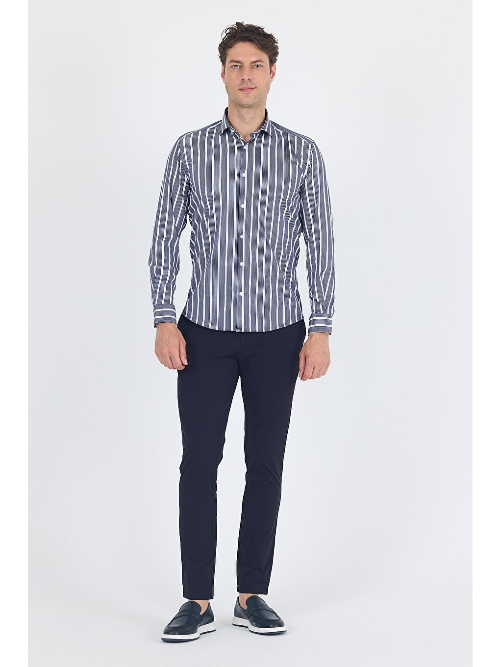 Koyu Lacivert Uzun Kol Yarım İtalyan Yaka Cepsiz Easy To Iron Slim Fit Esnek Gömlek 1004250228-1