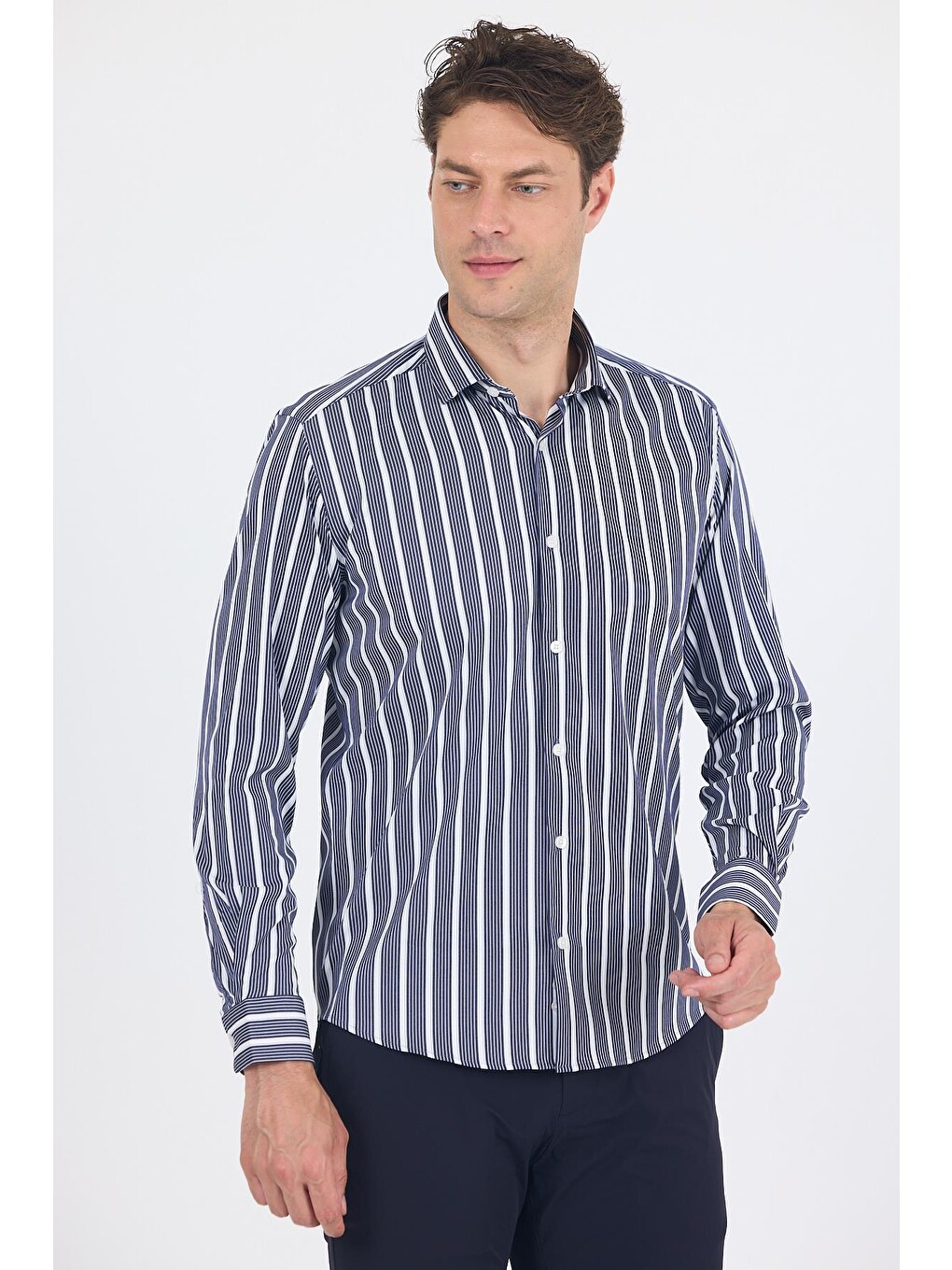 Koyu Lacivert Uzun Kol Yarım İtalyan Yaka Cepsiz Easy To Iron Slim Fit Esnek Gömlek 1004250228-2