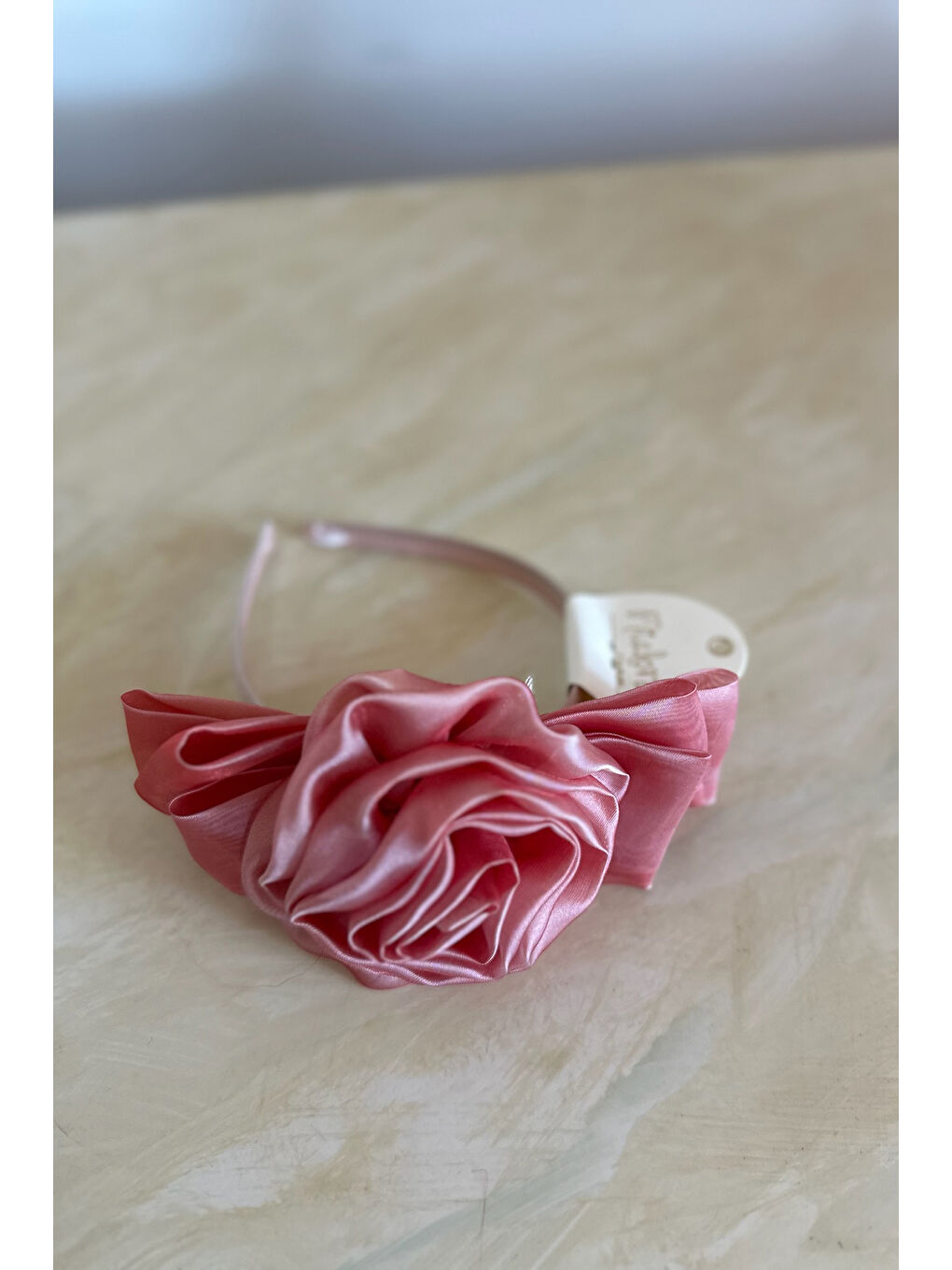 Pembe Özel Tasarım Kız Çocuk Elbise, Çiçek ve İnci Detaylı, Kolu Fırfırlı, Taç Aksesuarlı_1025-1