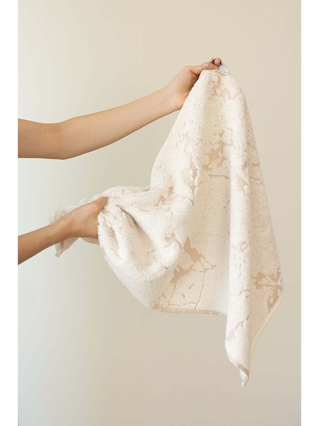 Ekru Marble %100 Pamuk Jakarlı El Havlusu 50x90cm Krem