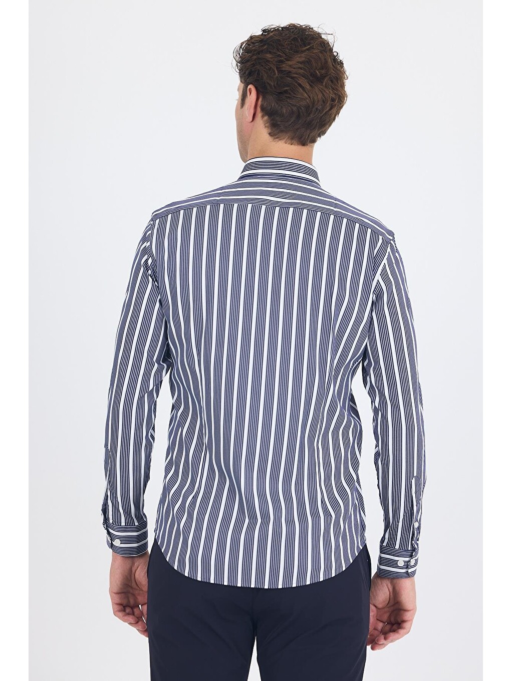 Koyu Lacivert Uzun Kol Yarım İtalyan Yaka Cepsiz Easy To Iron Slim Fit Esnek Gömlek 1004250228-4