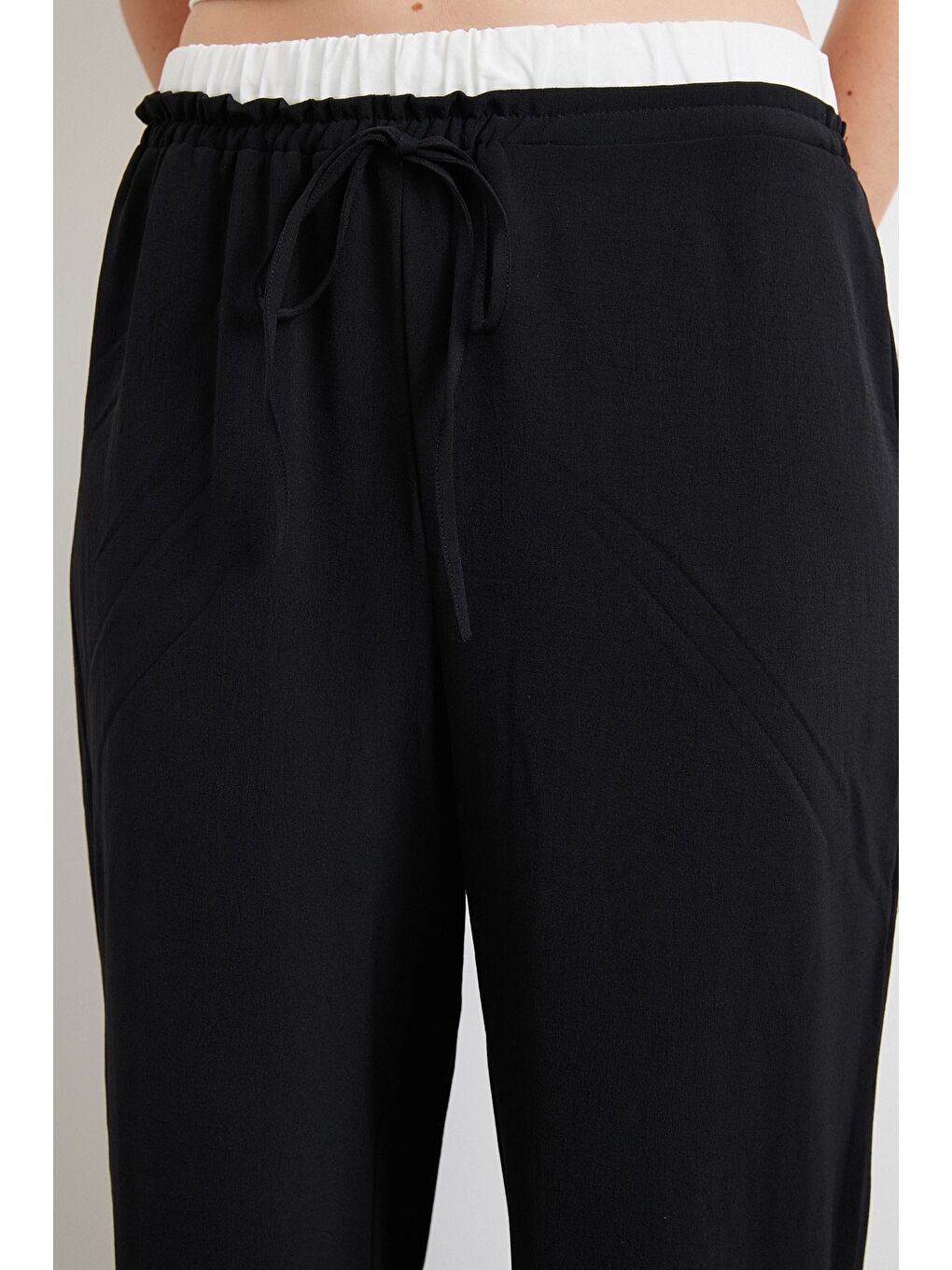 Bel Bantlı Wide Leg Pantolon Siyah-3
