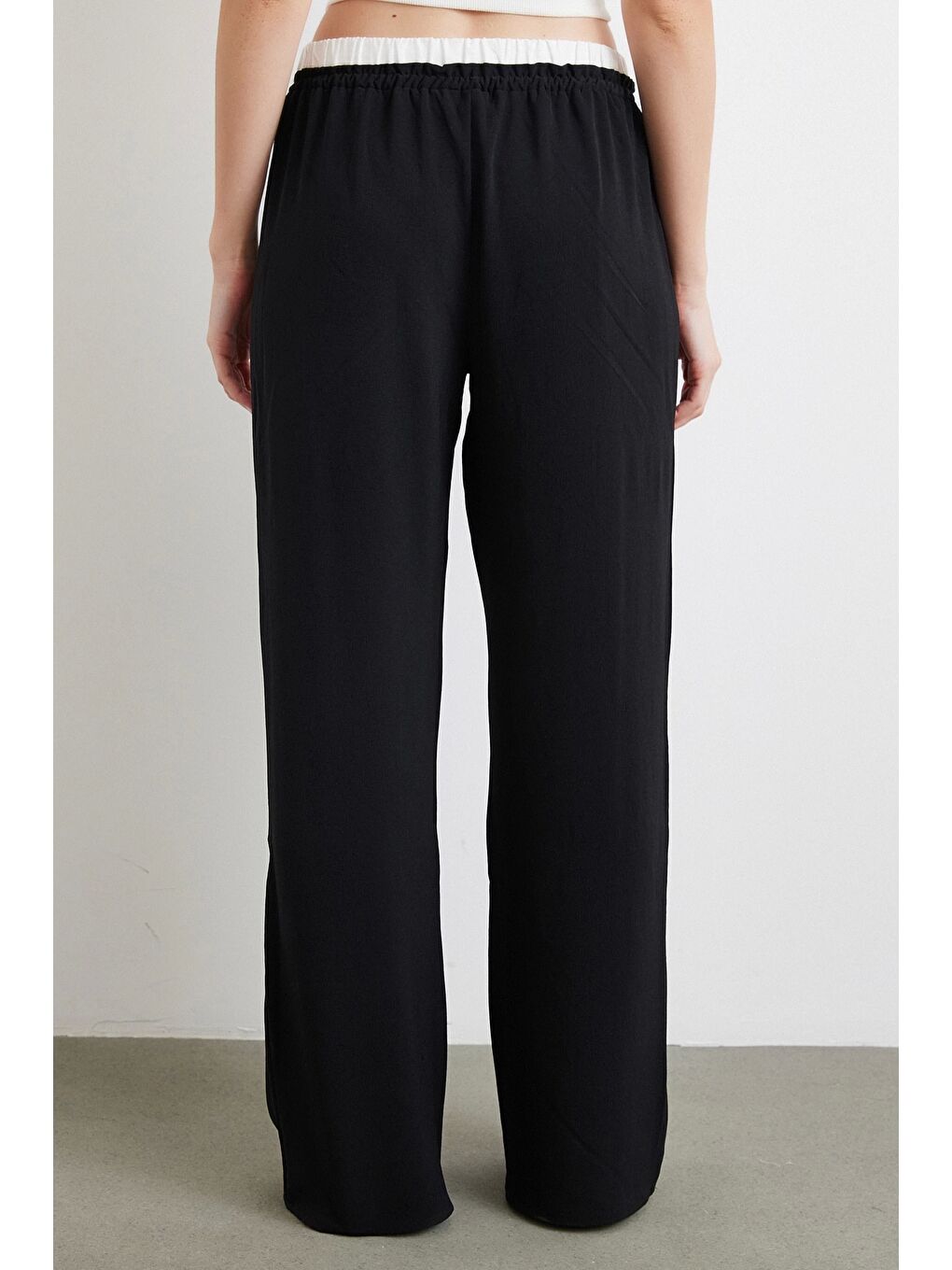 Bel Bantlı Wide Leg Pantolon Siyah-4