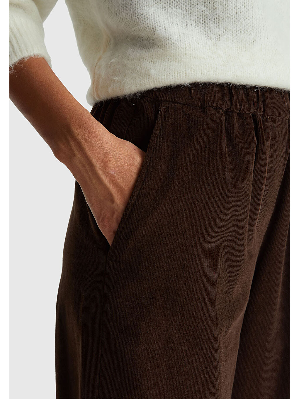 Kadın Koyu Kahverengi %100 Pamuk Beli Lastikli Wide Leg Kadife Pantolon-5