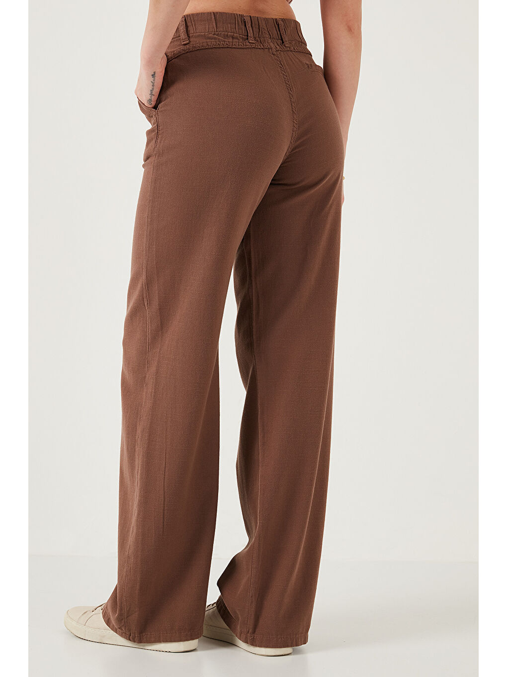 Kahverengi Pamuklu Standart Fit Yüksek Bel Geniş Paça Kadın Pantolon 668YP5193-6