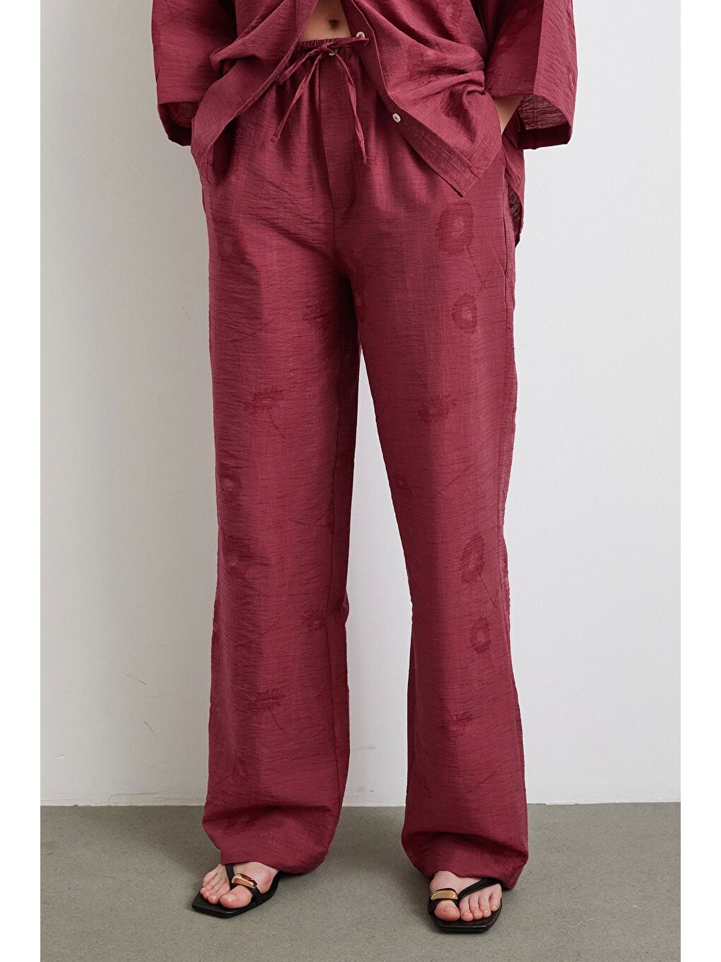 Arka Cepli Salaş Pantolon Bordo-3