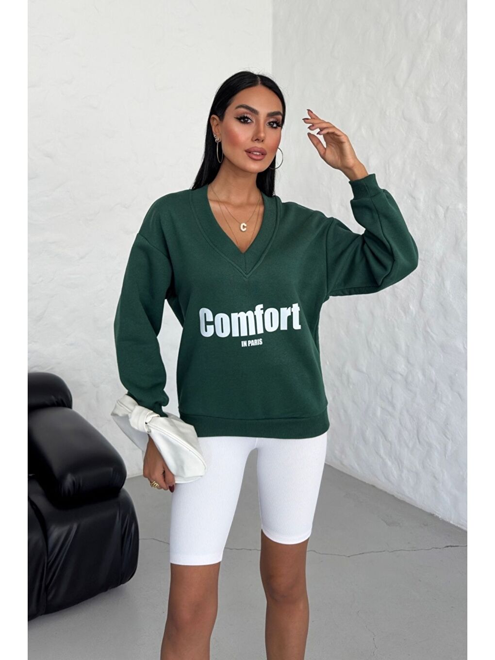 Trendseninle Kadın Yeşil Comfort In Paris Baskılı V Yaka Oversize New Sweatshirt