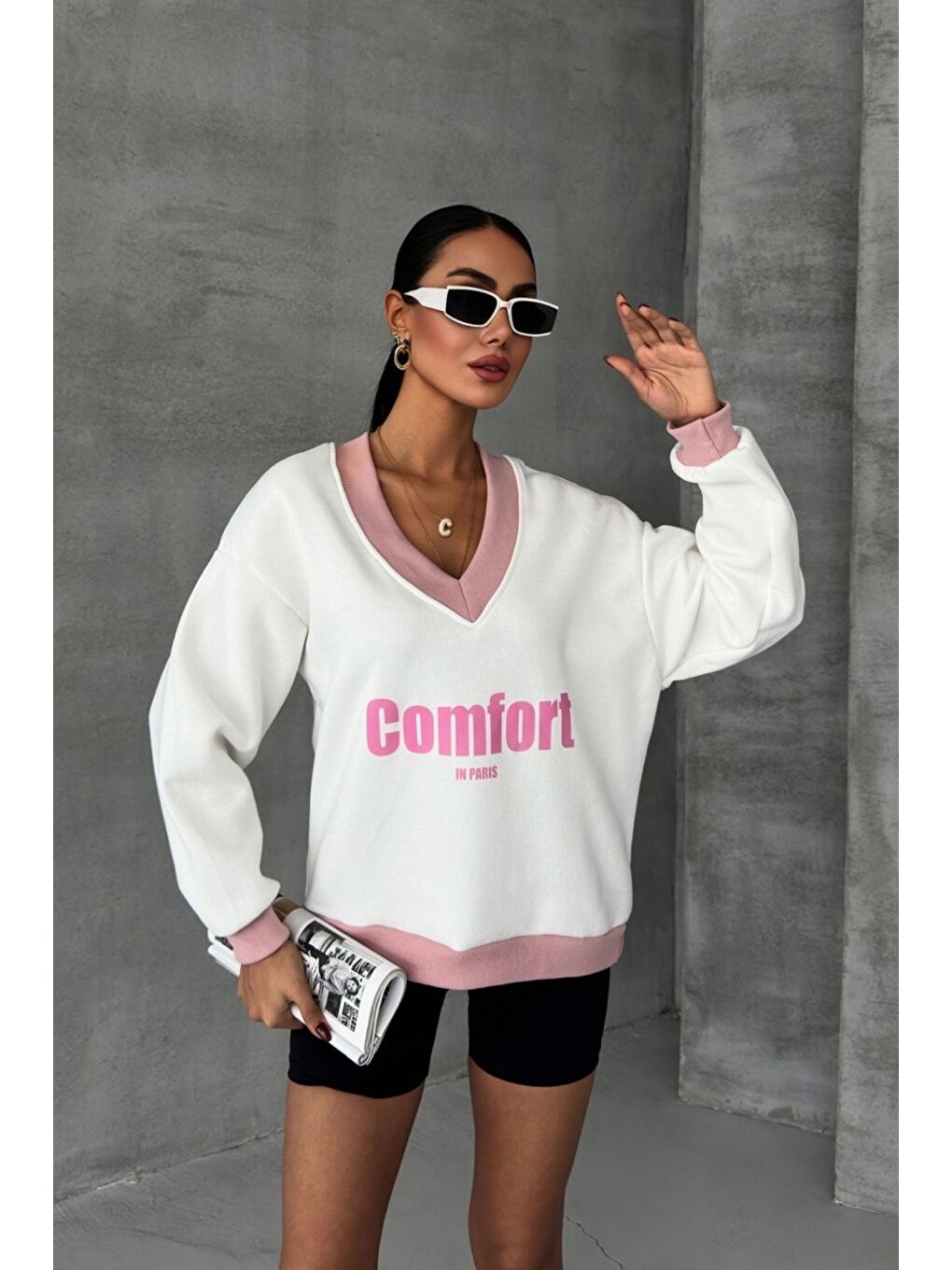 Trendseninle Kadın Beyaz Comfort In Paris Baskılı V Yaka Oversize New Sweatshirt - 2