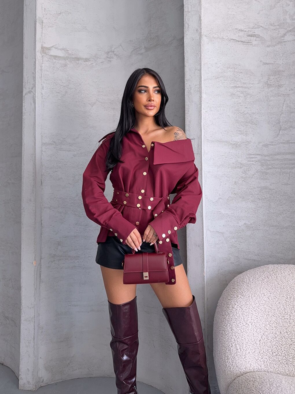 Çıtçıtlı Kemerli Bordo Gömlek