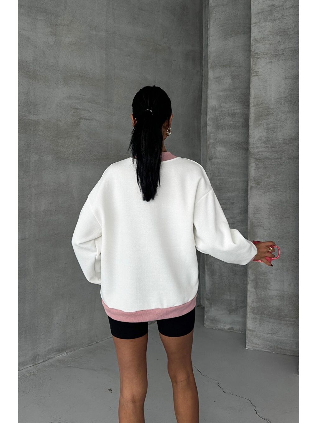 Trendseninle Kadın Beyaz Comfort In Paris Baskılı V Yaka Oversize New Sweatshirt - 5