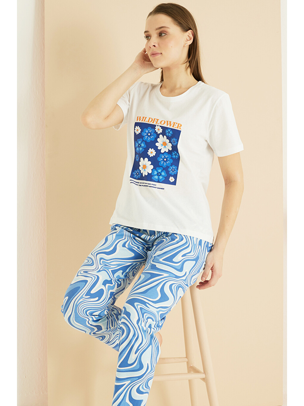 Ekru Desenli Pamuklu Bisiklet Yaka Örme Pijama Takım25103246