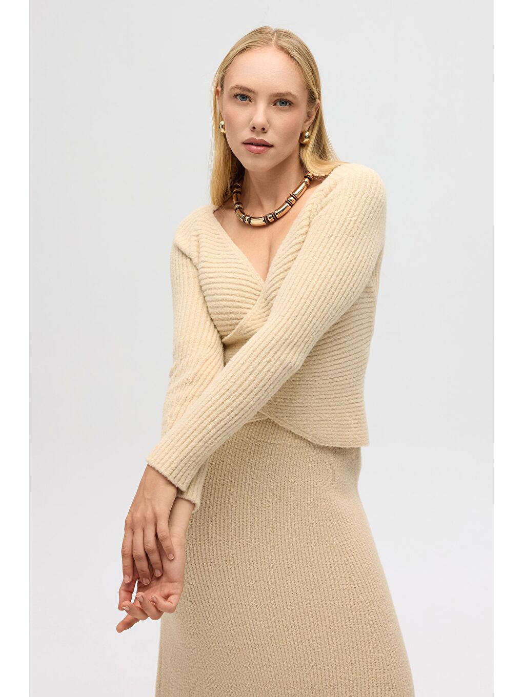 Fluff Bağlamalı Bej Üst-Etek Takım