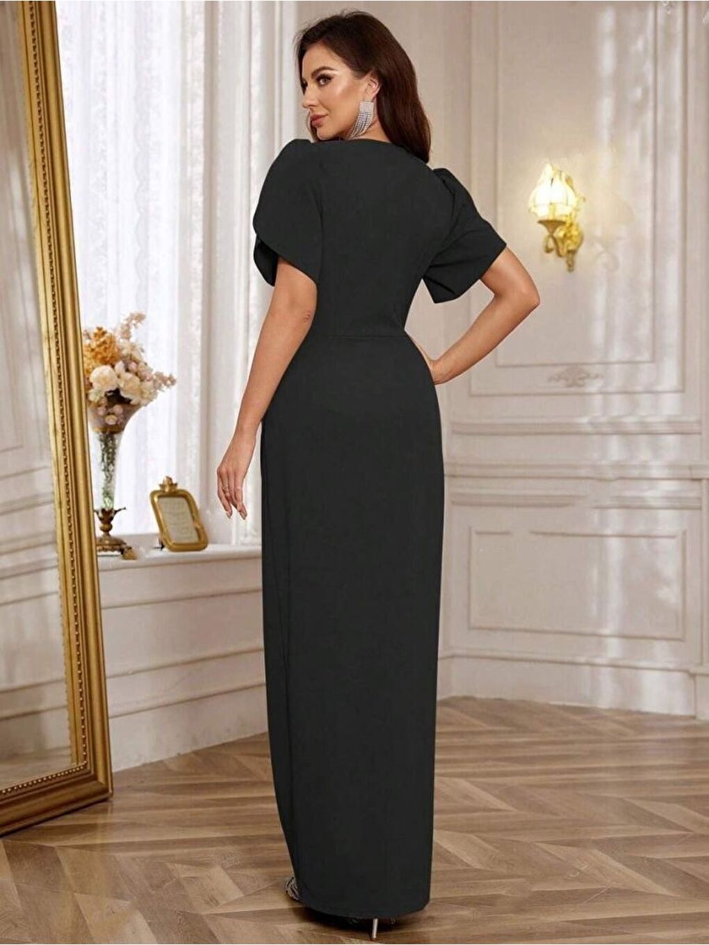 Siyah Kadın Kısa Kollu Kruvaze Yakalı Belden çiçek Aksesuarlı Yırtmaçlı Ithal Krep Elbise-2