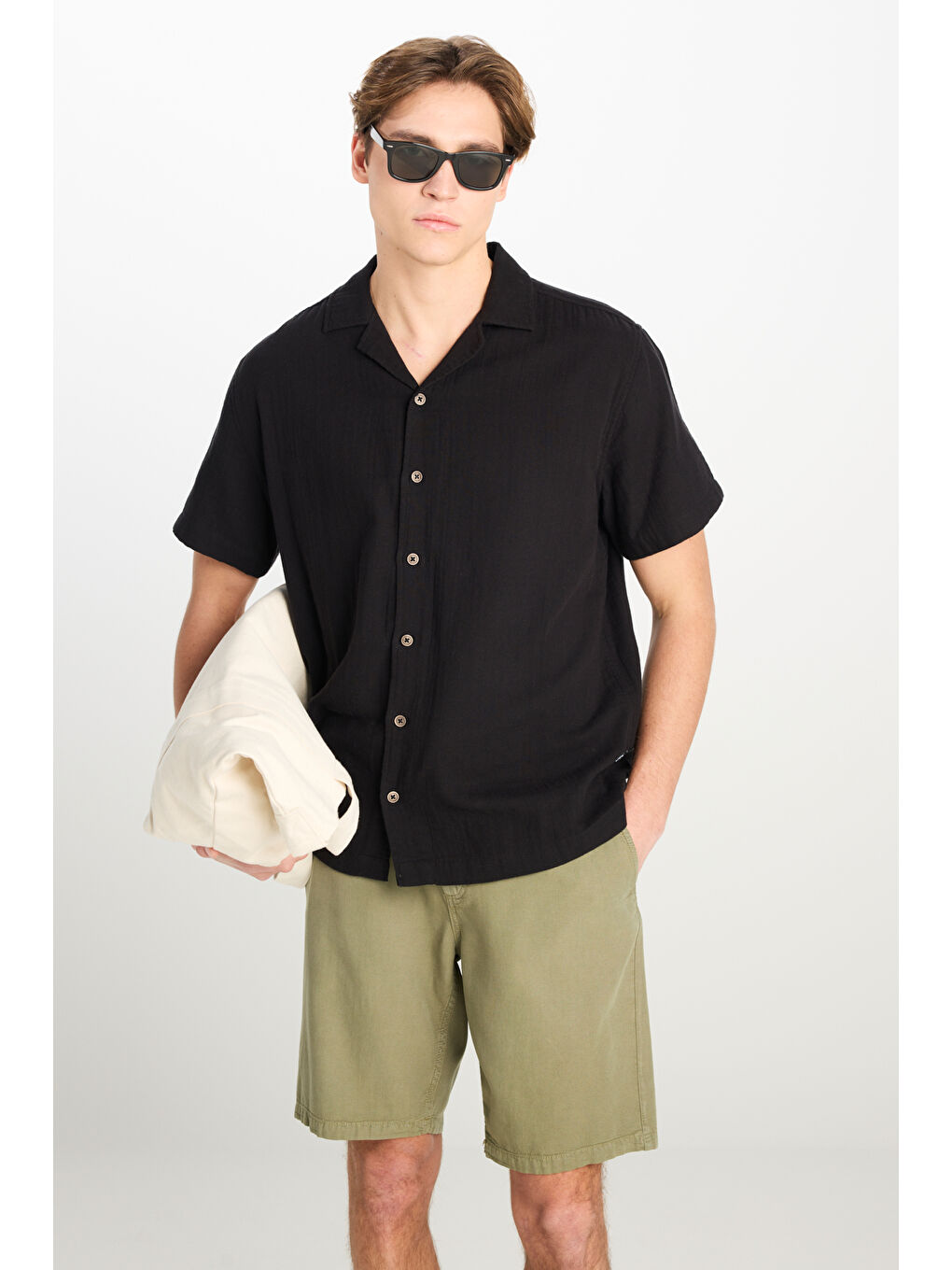 %100 Pamuk Relaxed Fit Geniş Kesim Siyah Müslin Gömlek-1
