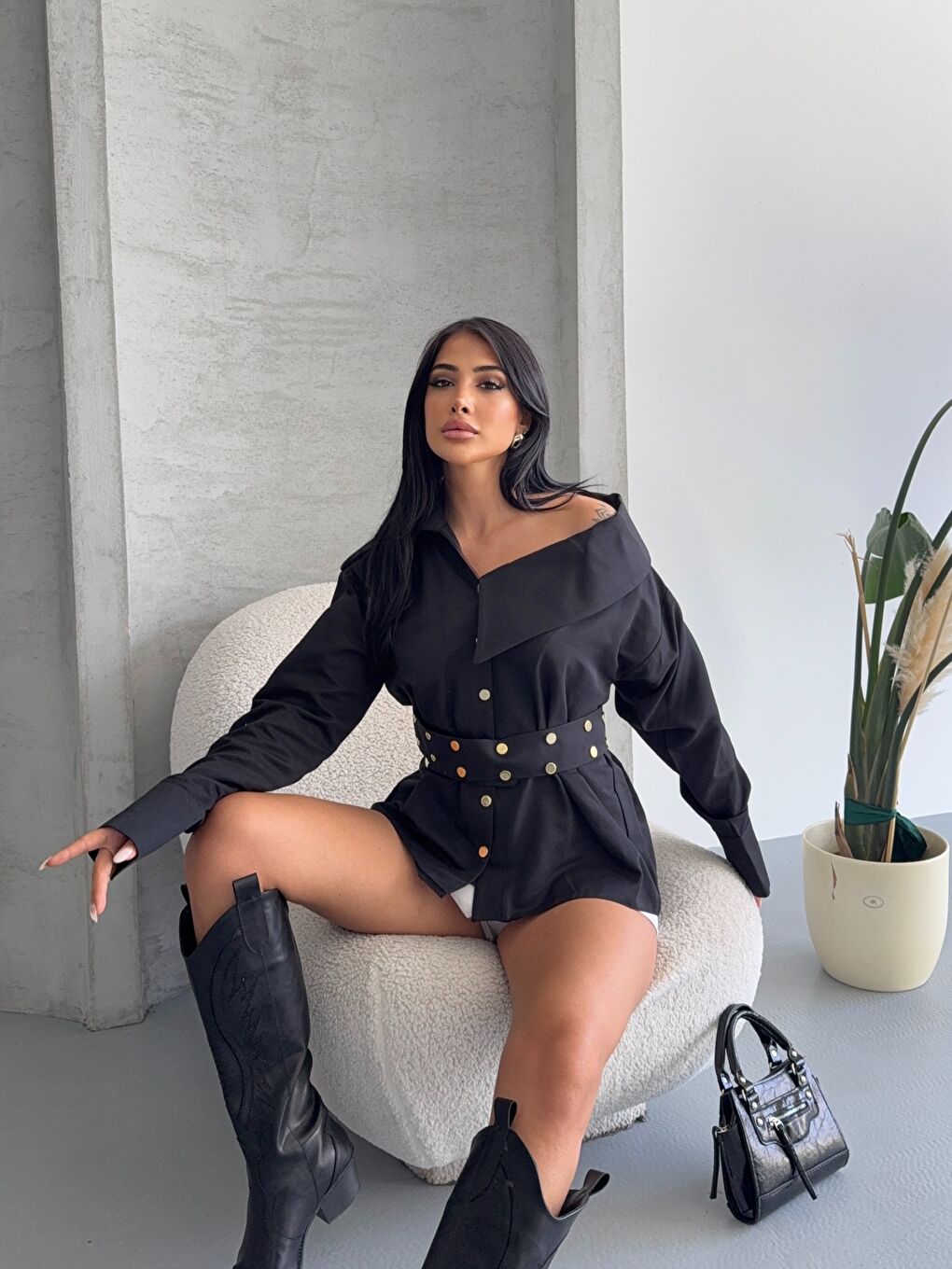 Çıtçıtlı Kemerli Siyah Gömlek-1