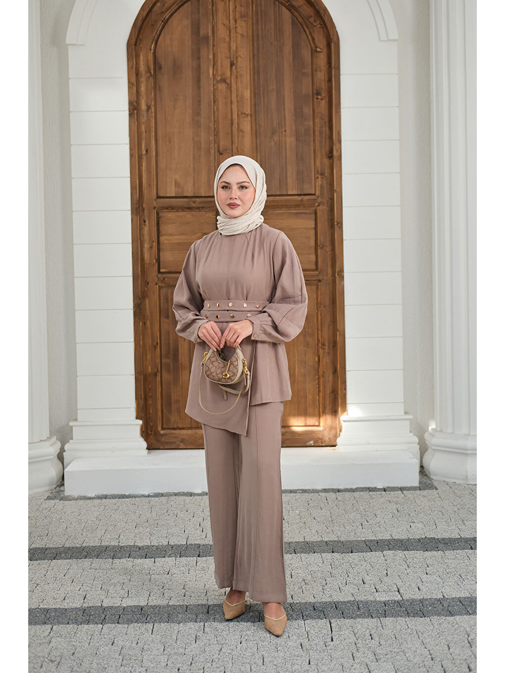 Bej Kadın Gold Çıtçıt Kemerli Pantolonlu Takım Taş-1