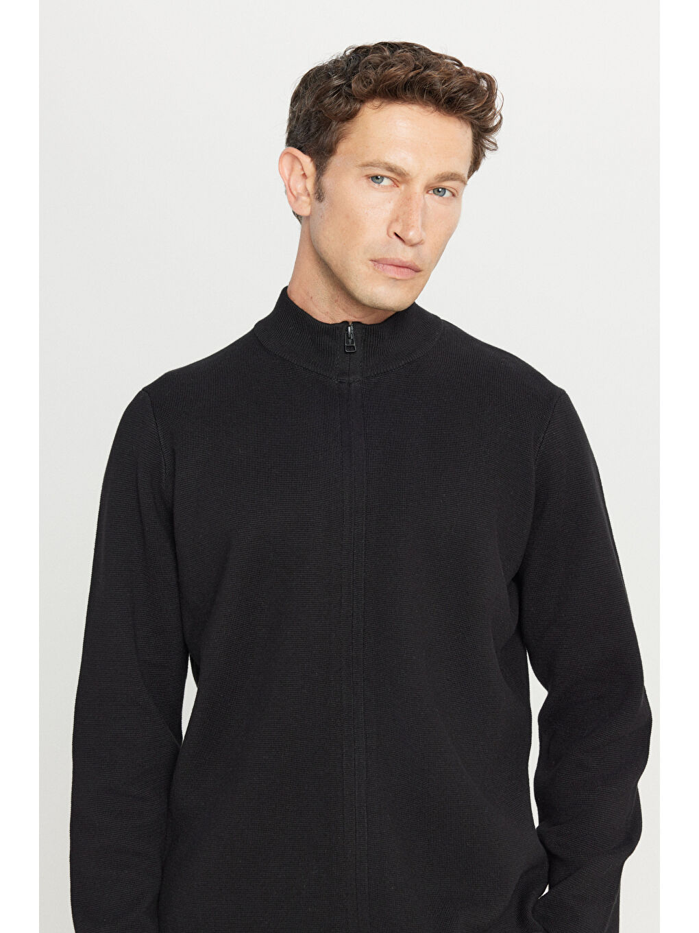 Erkek Siyah Pamuklu Standart Fit Normal Kesim Dik Yaka Triko Hırka-3