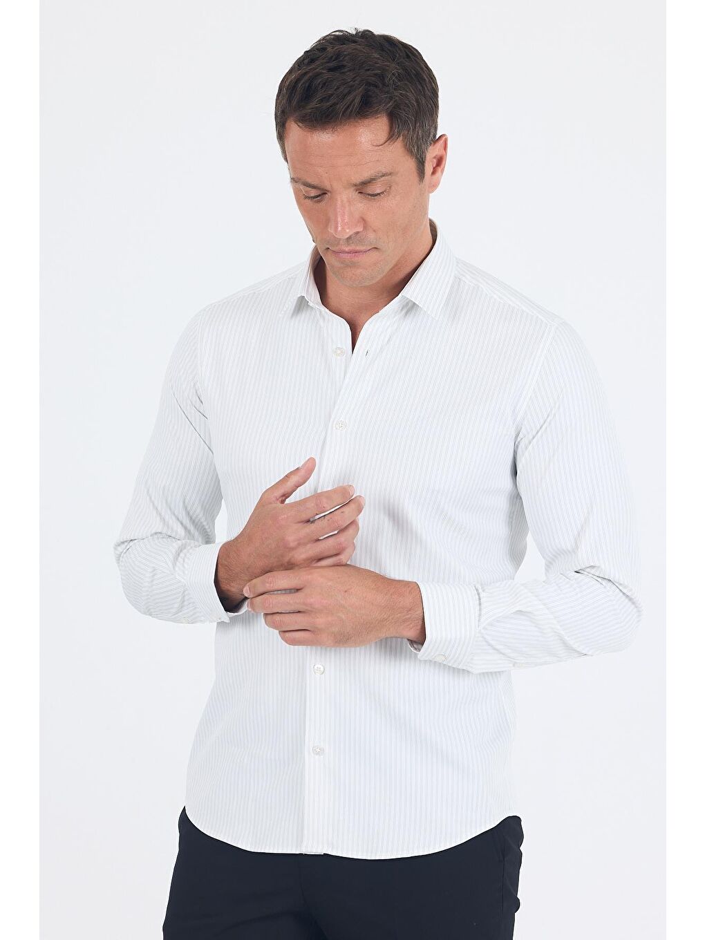 Beyaz Uzun Kol Sert Yaka Cepsiz Easy To Iron Slim Fit Esnek Gömlek 1004250230-2