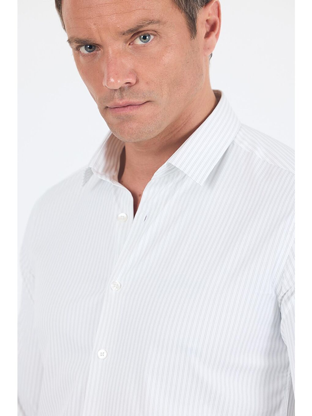 Beyaz Uzun Kol Sert Yaka Cepsiz Easy To Iron Slim Fit Esnek Gömlek 1004250230-3