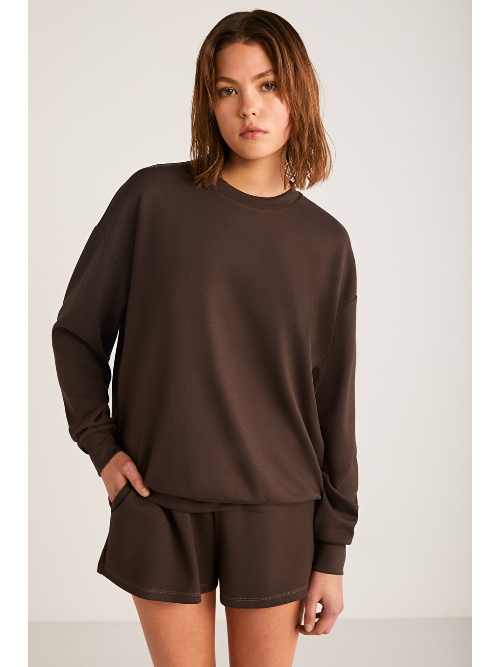 Maisie Kadın Scuba Kumaşlı Aşırı Yumuşak Yuvarlak Yakalı Oversize Kahverengi Sweatshirt
