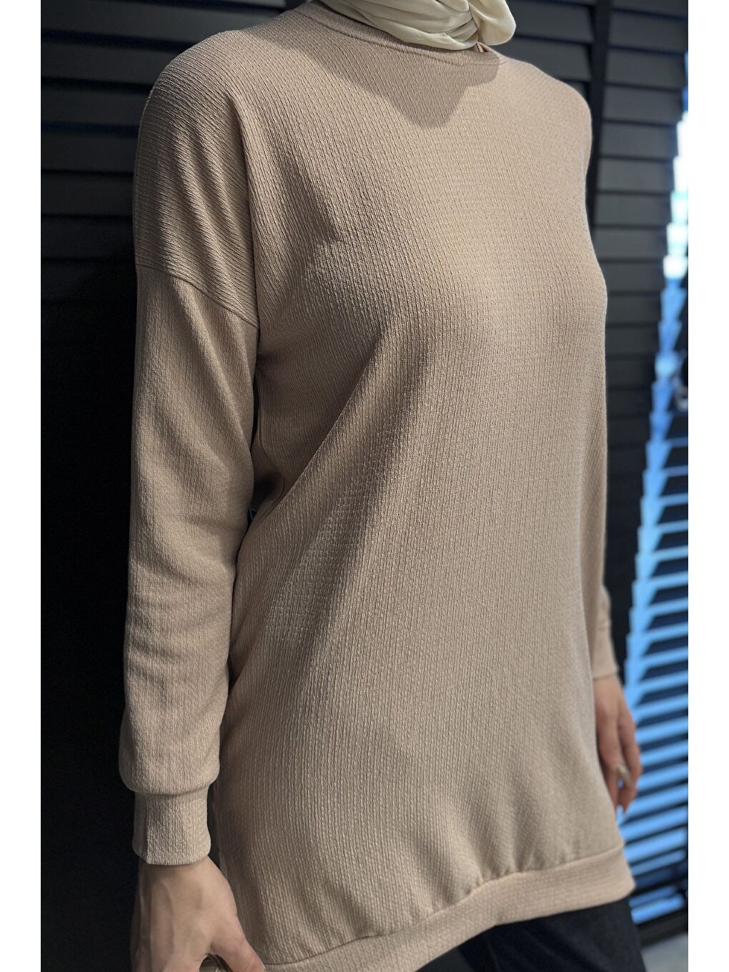 Bej Kadın Bisiklet Yaka Yırtmaç Detaylı Bürümcük Tesettür Tunik-5