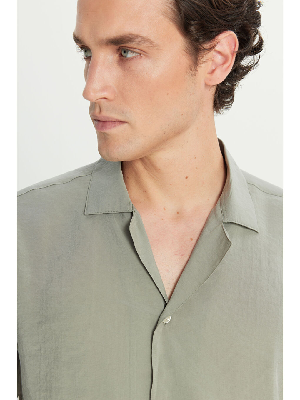 Erkek Haki Yumuşak Dokulu Comfort Fit Rahat Kesim Hawai Yaka Gömlek-3