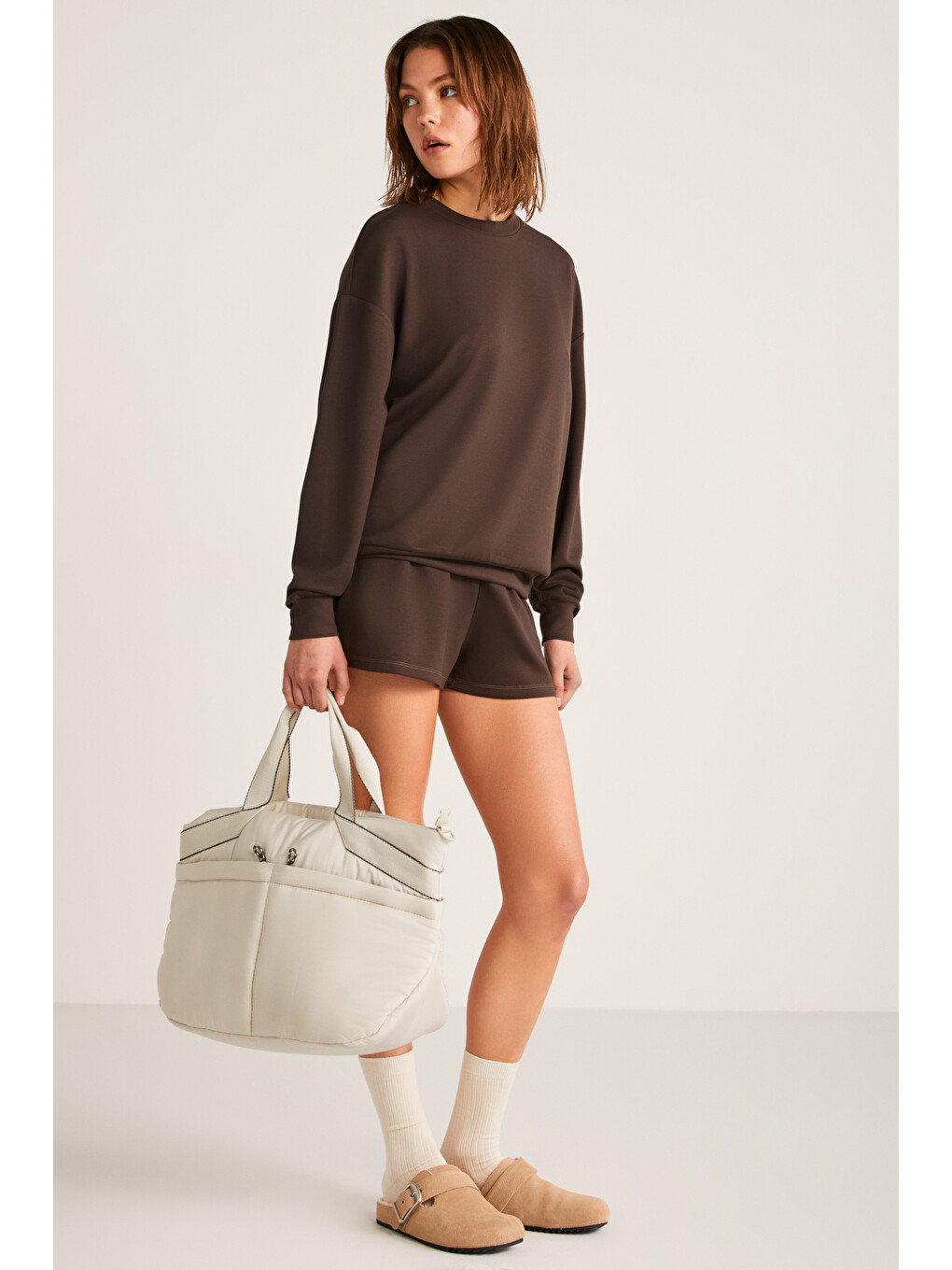 Maisie Kadın Scuba Kumaşlı Aşırı Yumuşak Yuvarlak Yakalı Oversize Kahverengi Sweatshirt-1