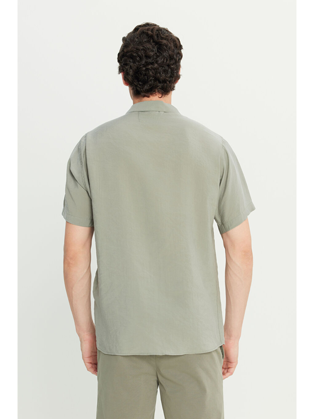 Erkek Haki Yumuşak Dokulu Comfort Fit Rahat Kesim Hawai Yaka Gömlek-4