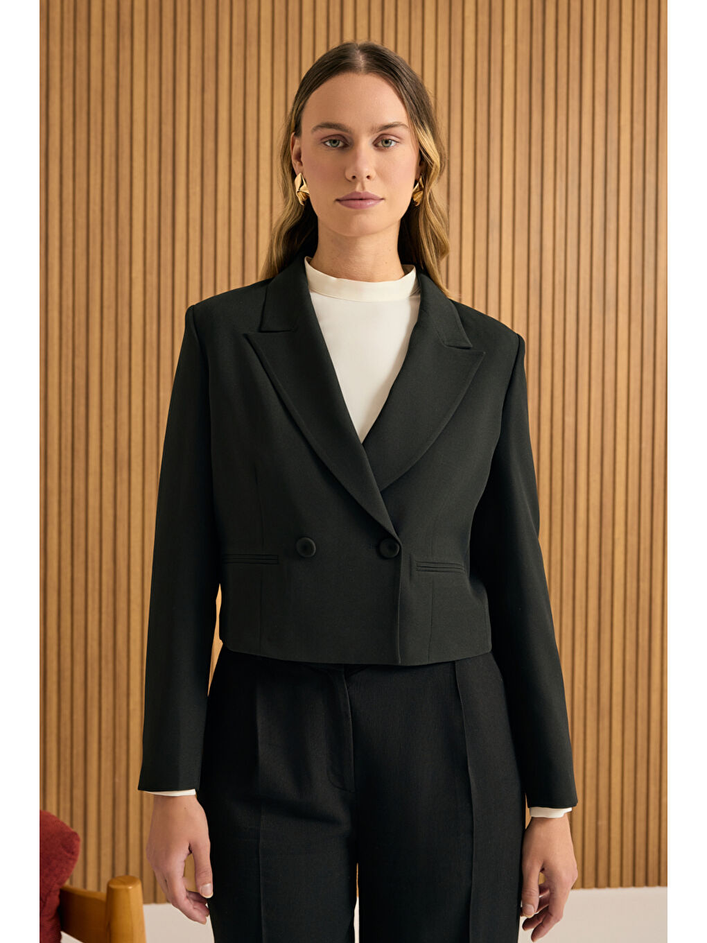 Siyah Dokuma Kısa Ceket-2