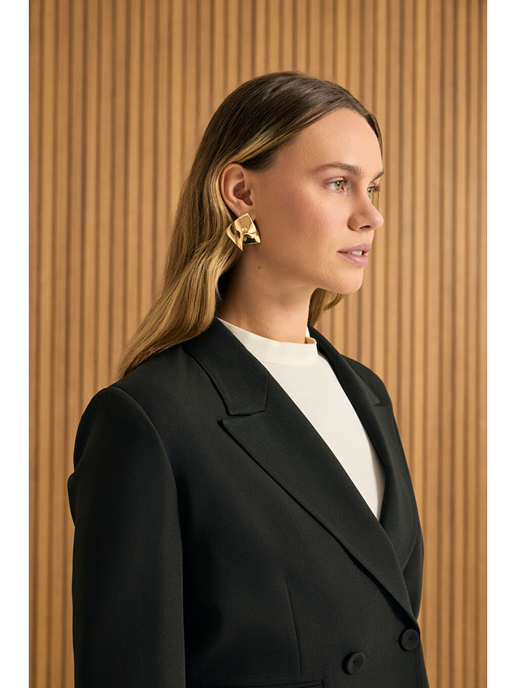 Siyah Dokuma Kısa Ceket-3