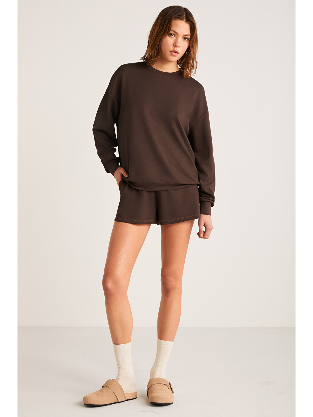 Maisie Kadın Scuba Kumaşlı Aşırı Yumuşak Yuvarlak Yakalı Oversize Kahverengi Sweatshirt-2