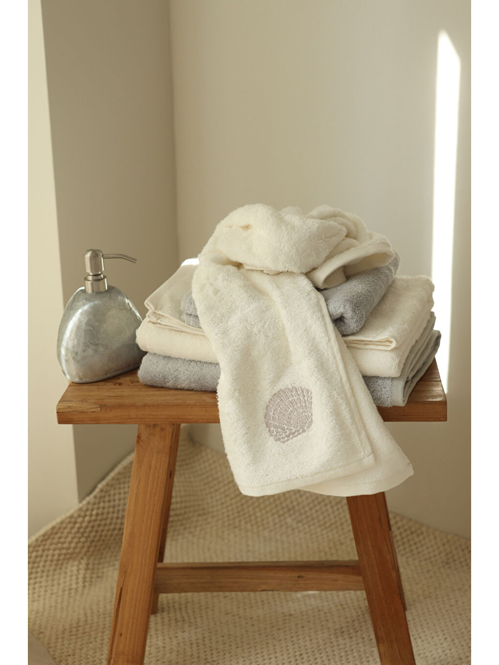 Sedef Bambu Nakışlı Banyo Havlusu 70x140 cm Ekru-2