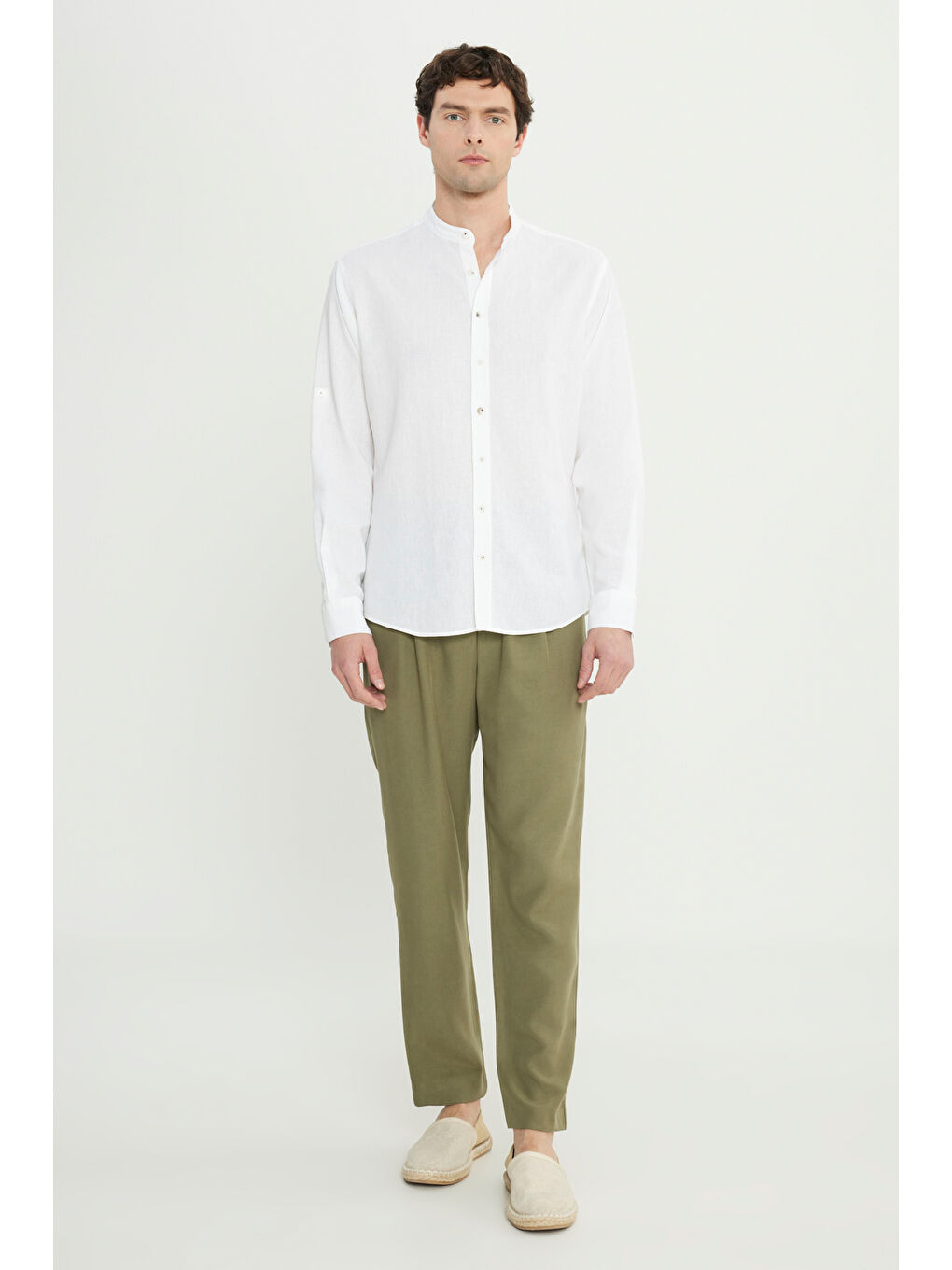 Erkek Beyaz Comfort Fit Rahat Kesim Hakim Yaka Gömlek-1