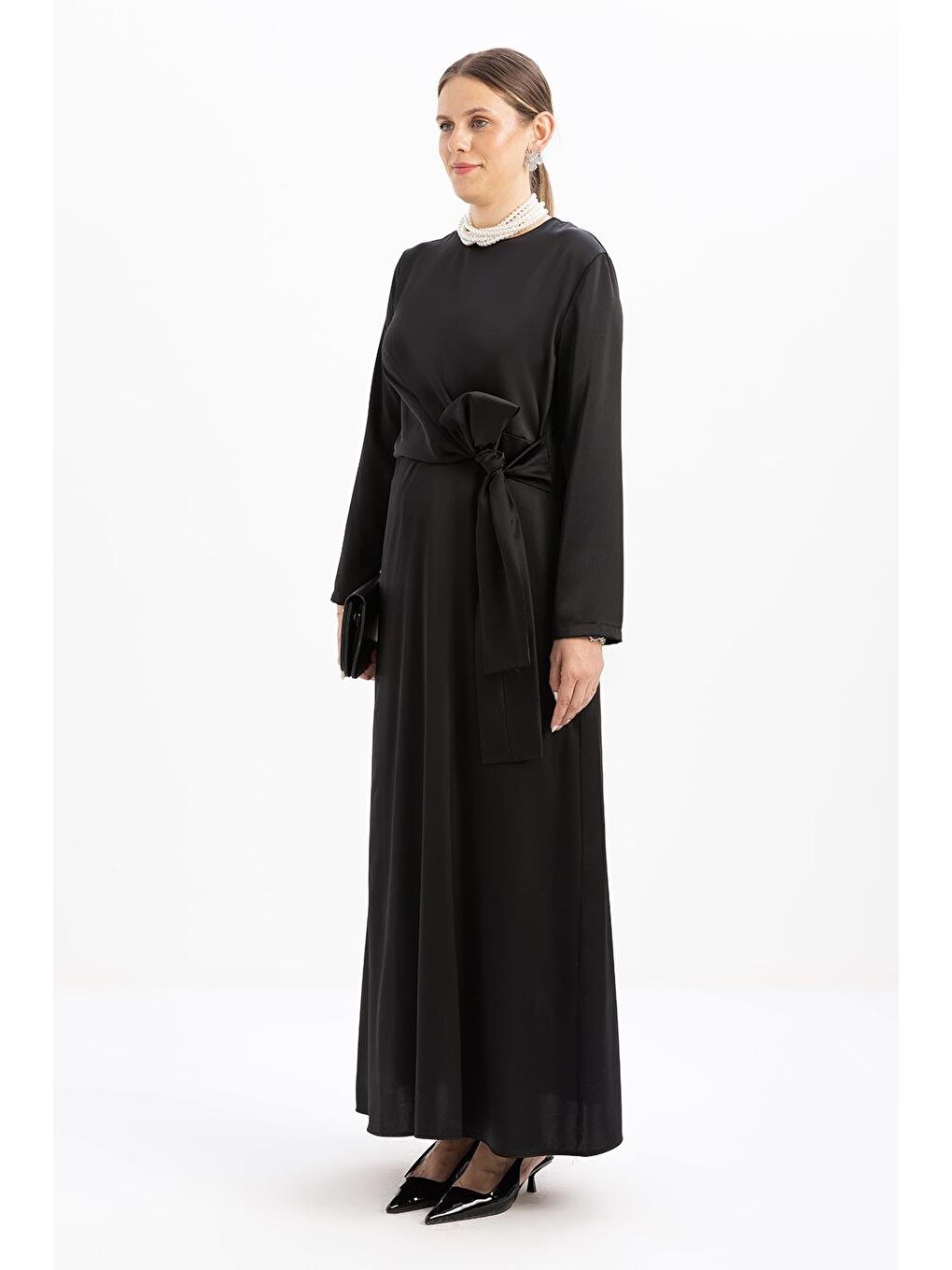Siyah-Kuşaklı Saten Elbise-2