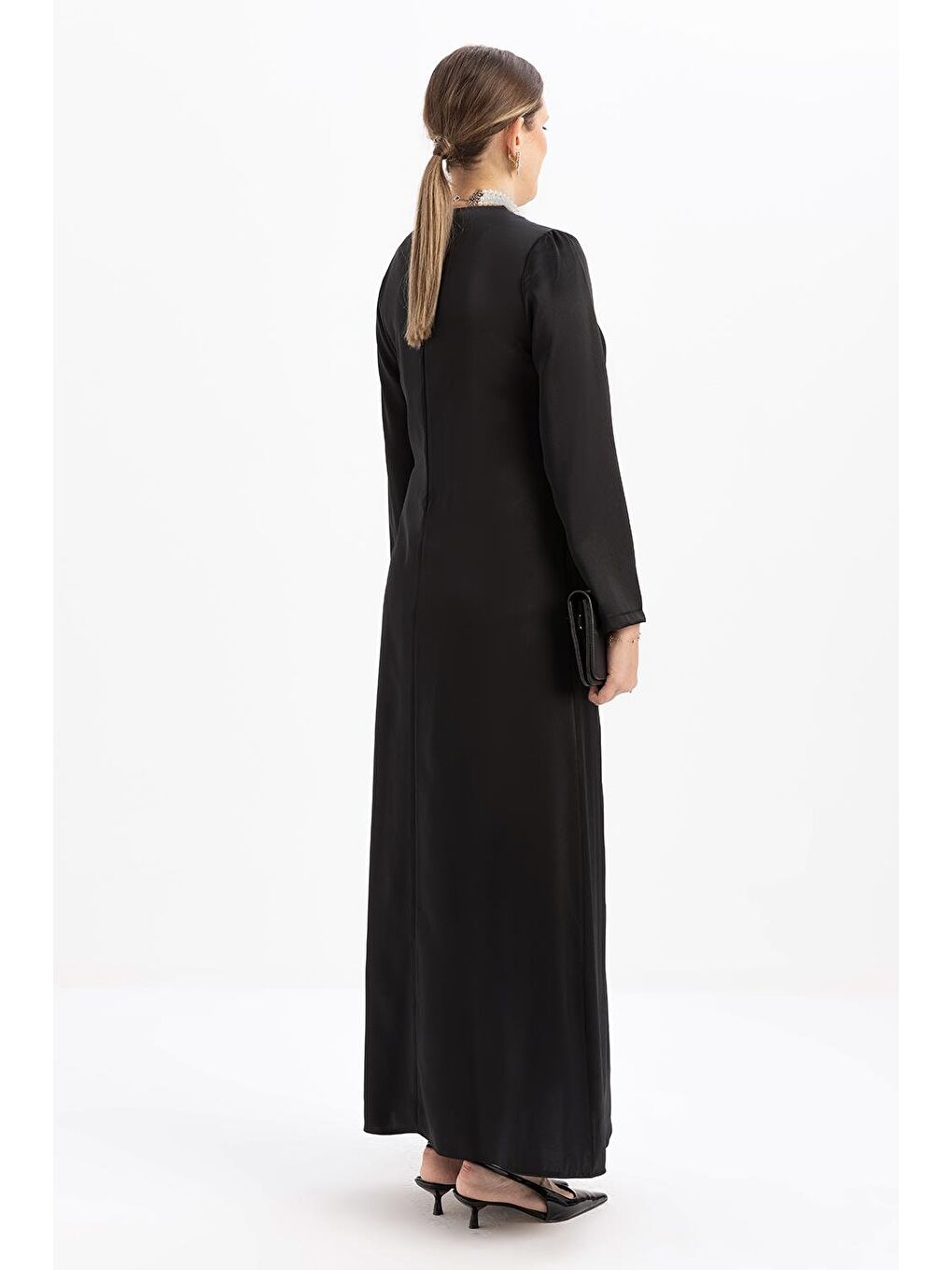 Siyah-Kuşaklı Saten Elbise-3