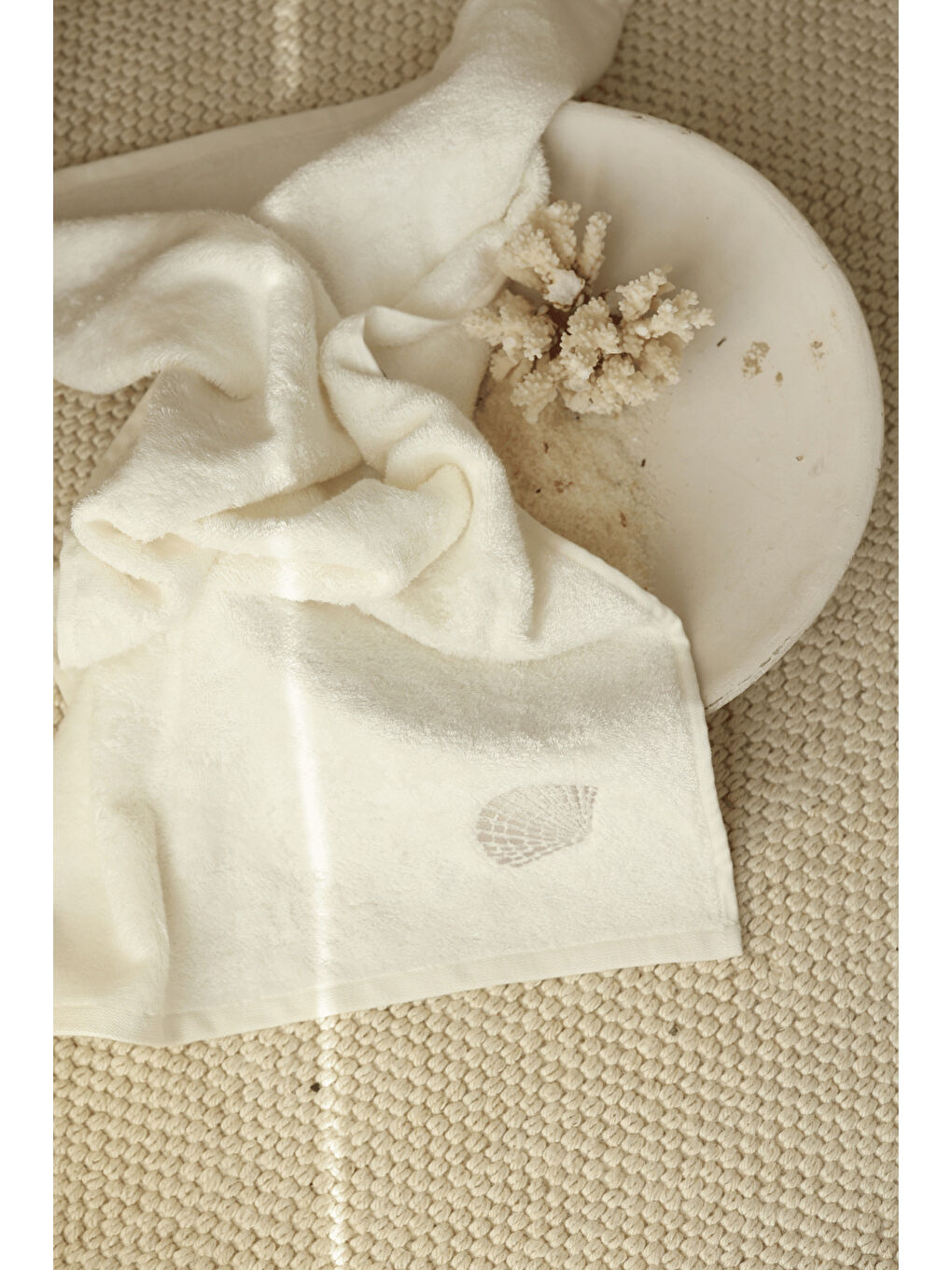 Sedef Bambu Nakışlı Banyo Havlusu 70x140 cm Ekru-3