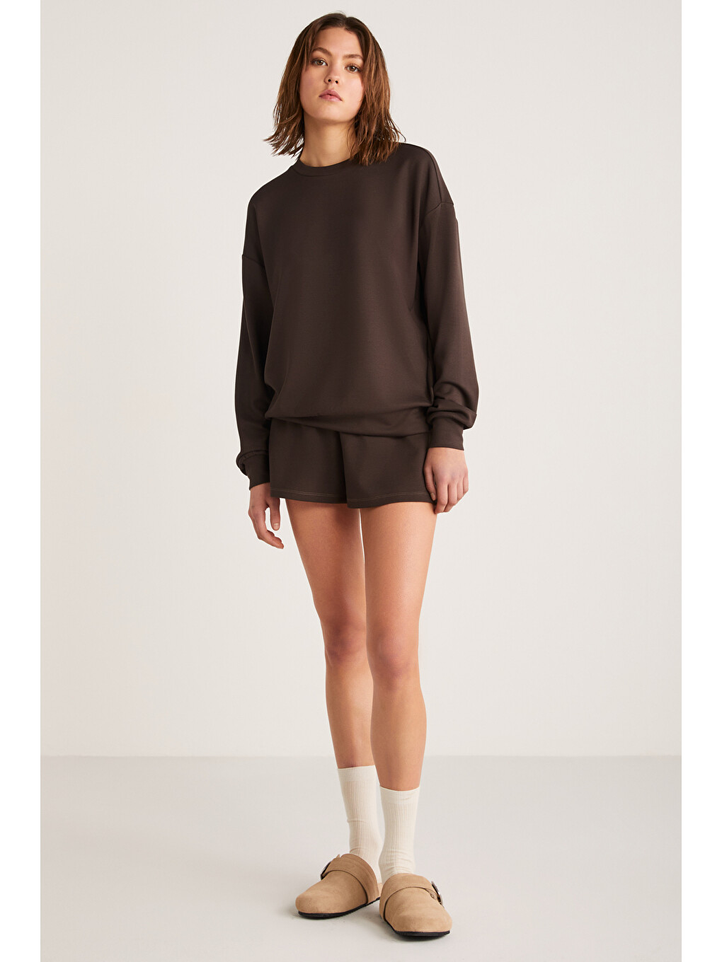Maisie Kadın Scuba Kumaşlı Aşırı Yumuşak Yuvarlak Yakalı Oversize Kahverengi Sweatshirt-4