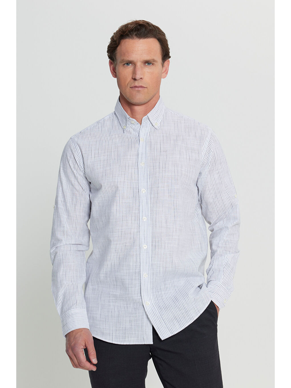 Erkek Lacivert-Beyaz %100 Pamuk Oxford Comfort Fit Rahat Kesim Düğmeli Yaka Çizgili Gömlek-2
