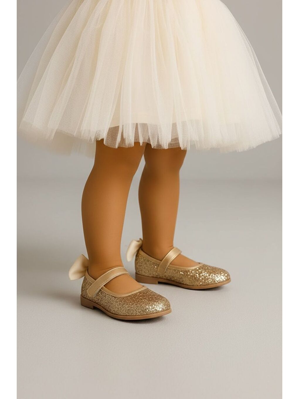 Sarı Altın Payetli Kız Çocuk Babet