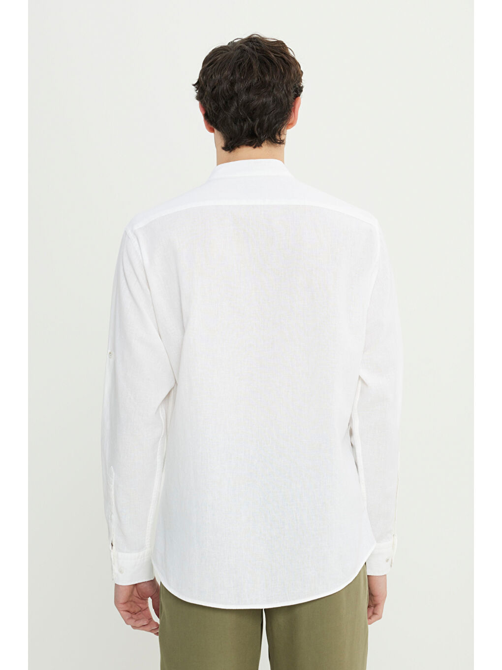 Erkek Beyaz Comfort Fit Rahat Kesim Hakim Yaka Gömlek-4