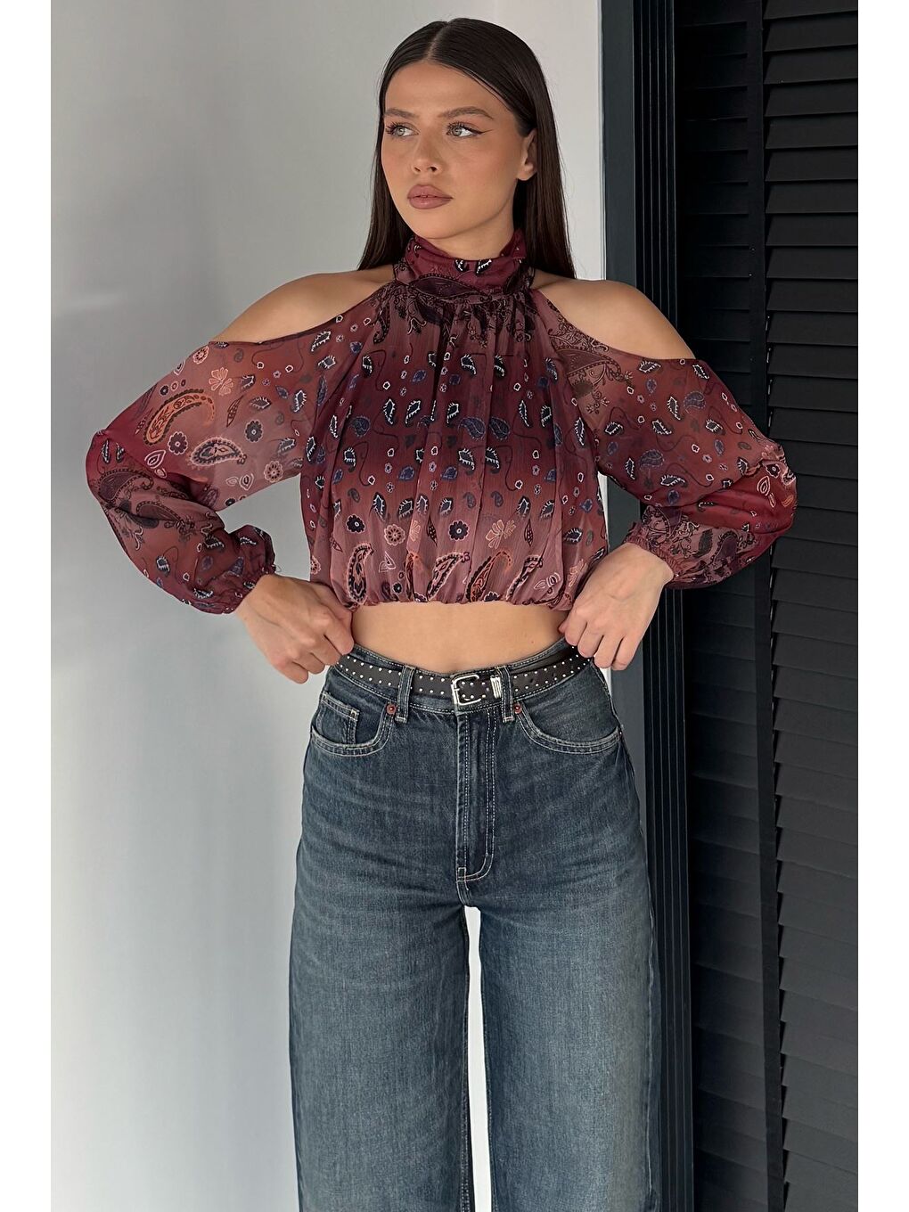 Bordo İç Astarlı Omuz Dekolteli Kadın Crop Top Şifon Bluz-1