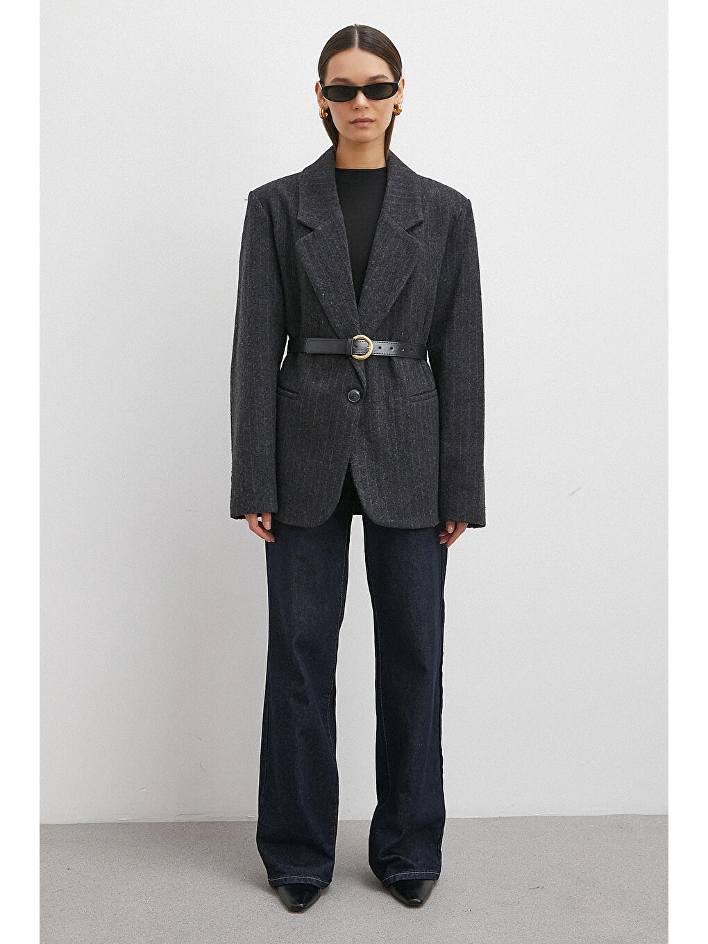 Çizgi Detaylı Kemerli Kaşe Ceket Siyah-1