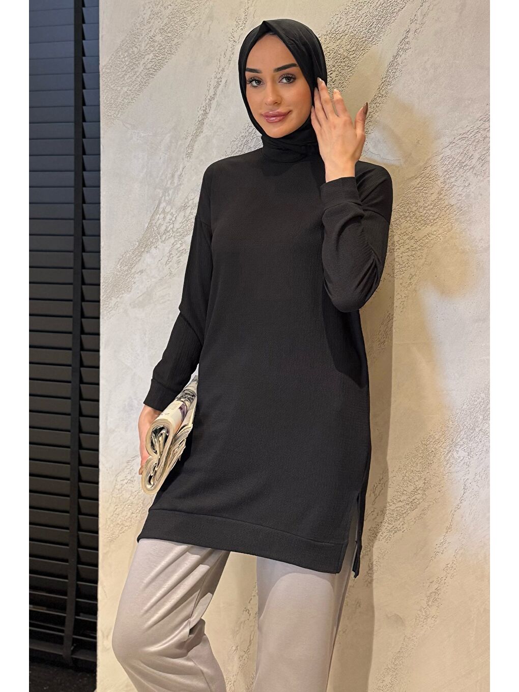 Siyah Kadın Bisiklet Yaka Yırtmaç Detaylı Bürümcük Tesettür Tunik-2