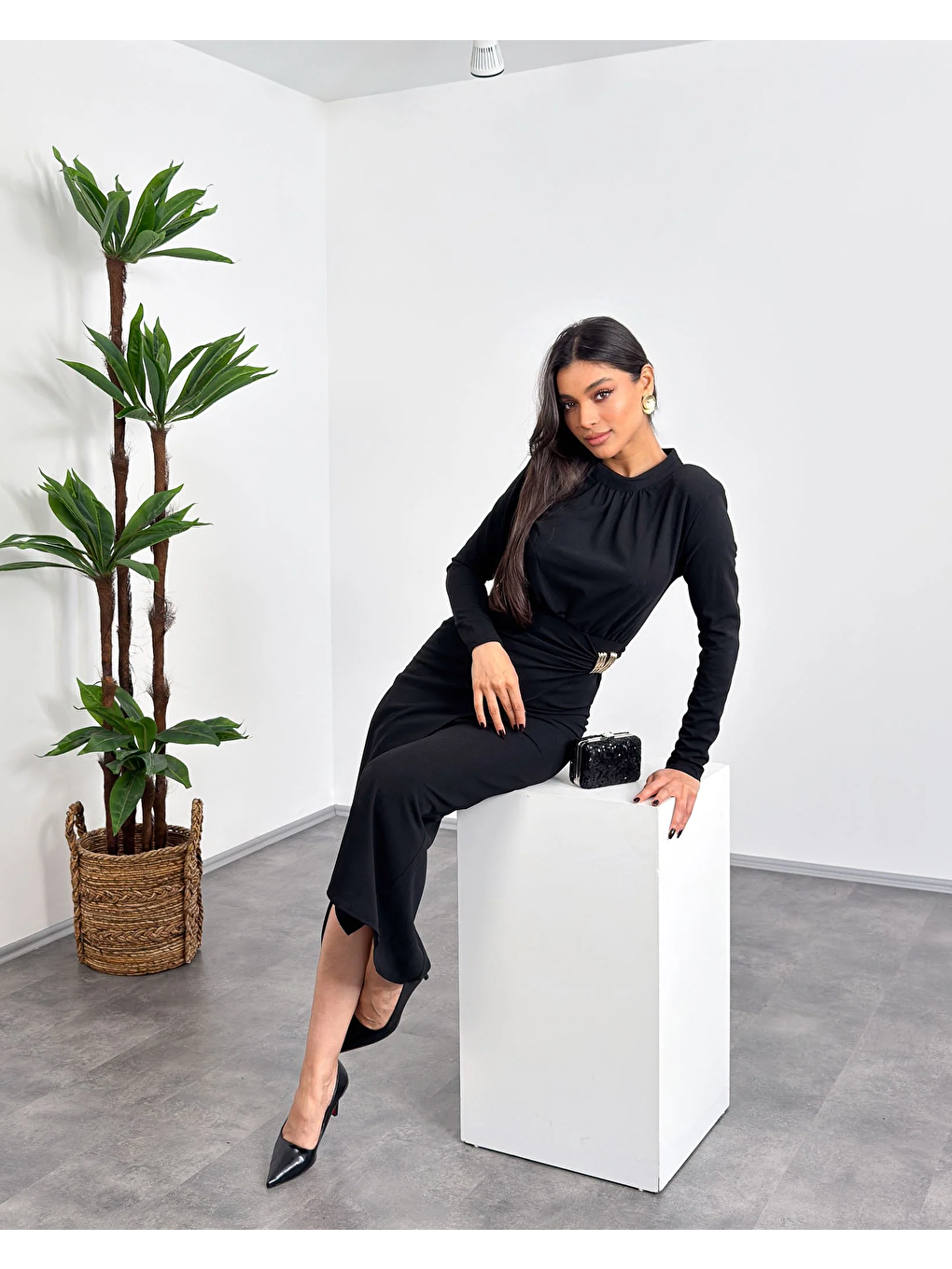 Kahverengi Hakim Yaka Drapeli Roba Detaylı Tokalı Broş Aksesuarlı Uzun Kollu Kadın Elbise-3