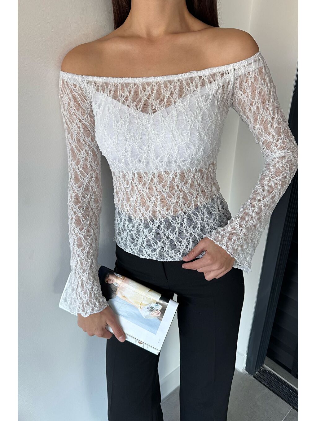 Beyaz Kadın Madonna Yaka İspanyol Kol Elastanlı Transparan Bluz-2