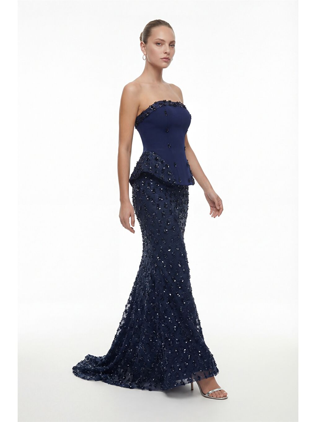 Kadın Lacivert Dar Kalıp Straplez Yaka Payetli Uzun Abiye Elbise-1