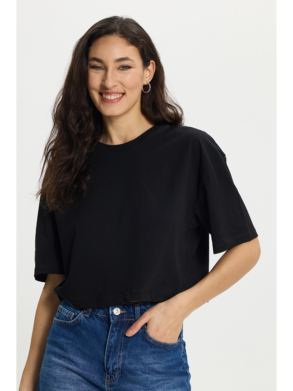Kadın Slim Fit Dar Kesim %100 Pamuk Kısa Kollu Bisiklet Yaka Siyah Crop Tişört-6