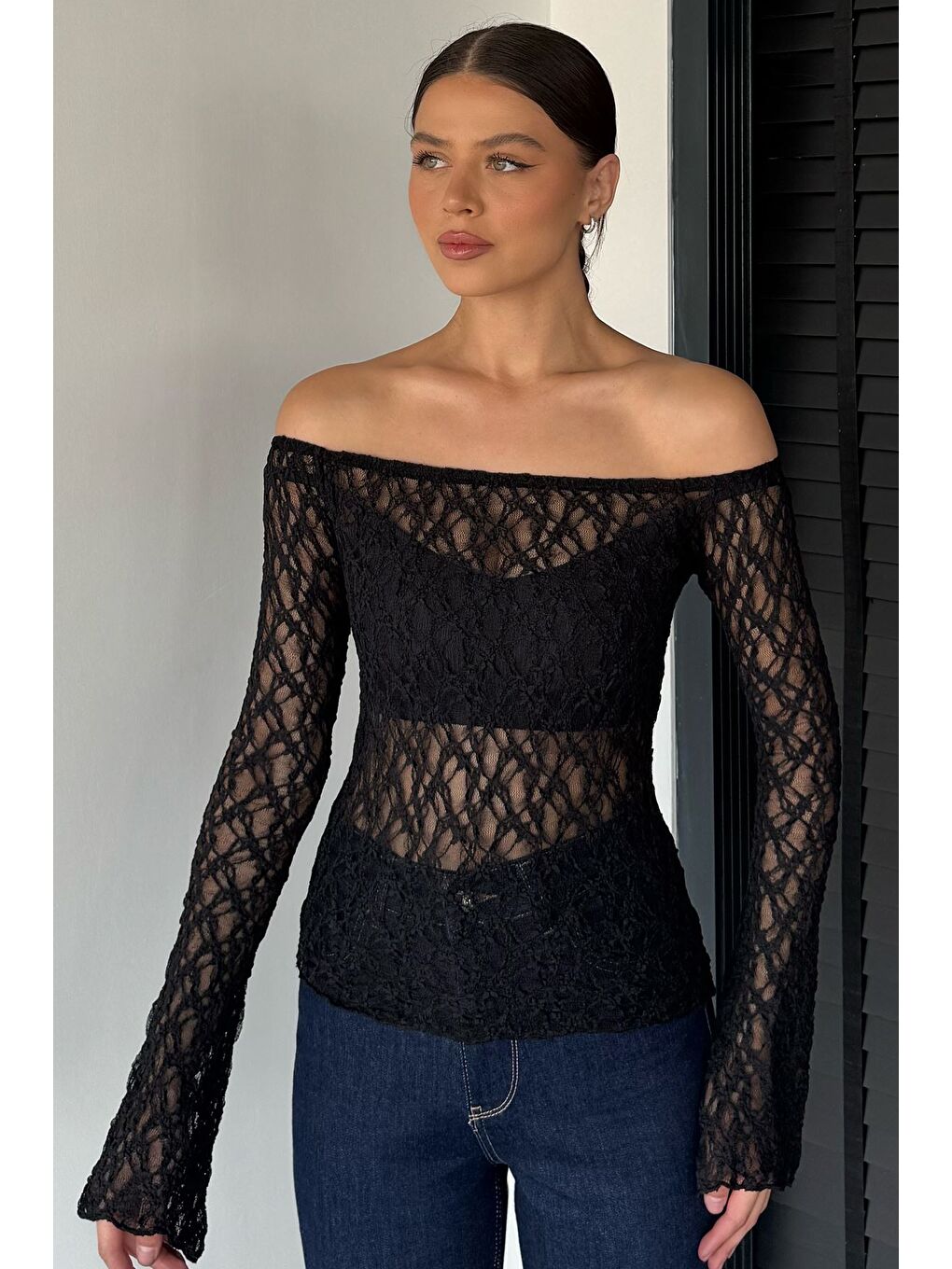 Siyah Kadın Madonna Yaka İspanyol Kol Elastanlı Transparan Bluz
