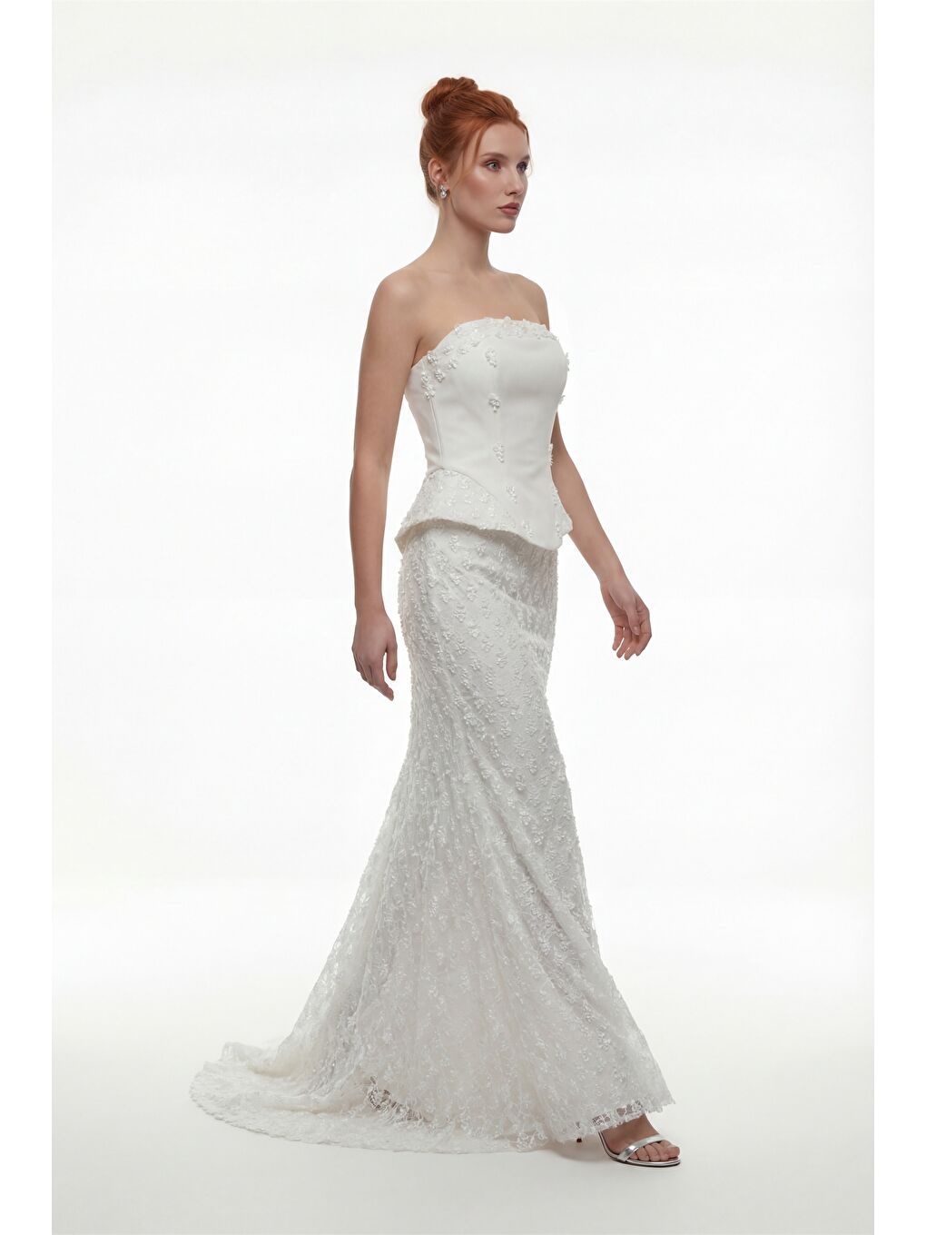 Kadın Beyaz Dar Kalıp Straplez Yaka Payetli Uzun Abiye Elbise